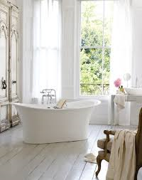 A modern play on the free-standing tub design. Clean and elegant this creates a perfect state of relaxation.